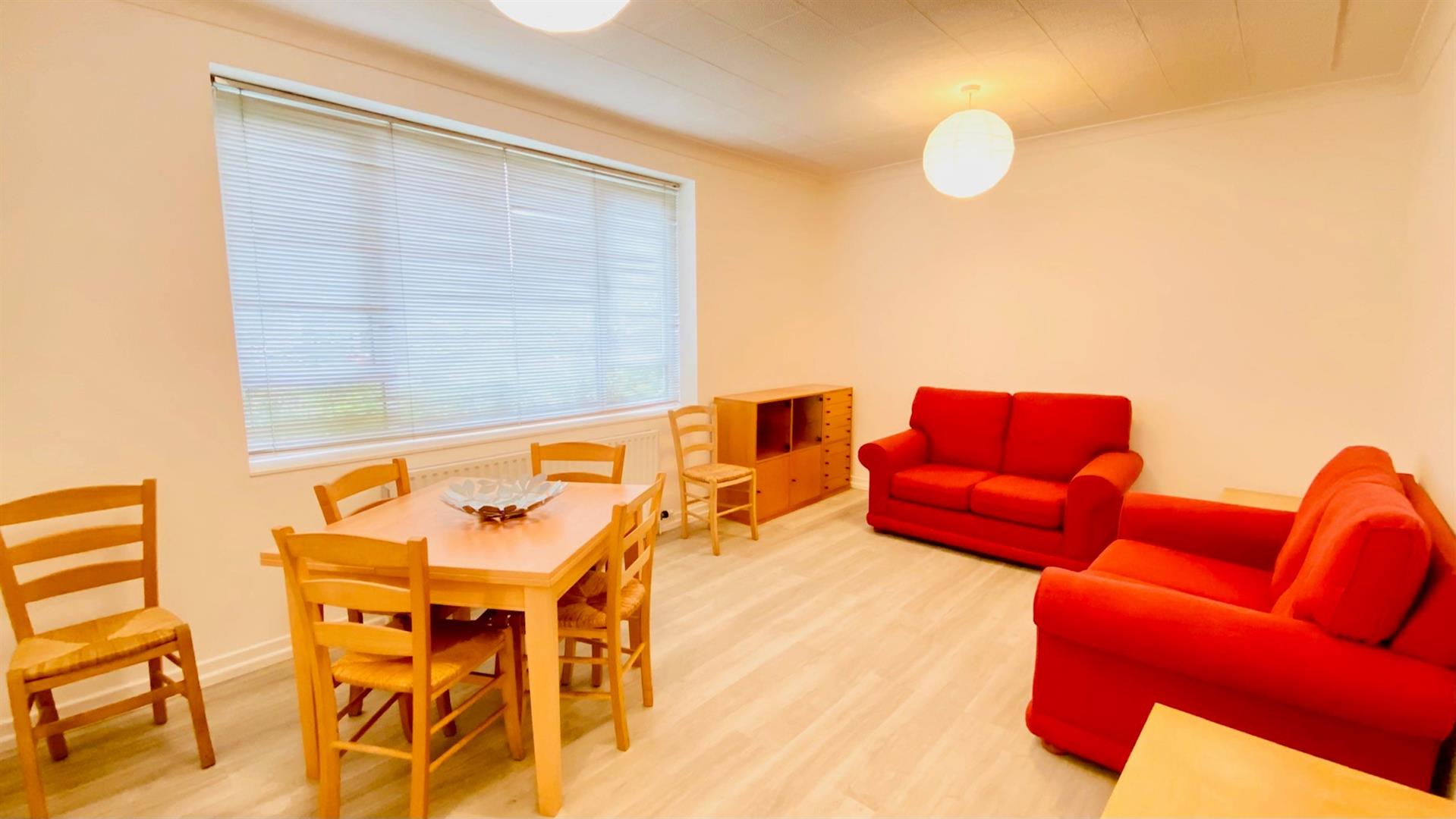 2 bed property in Western Road, London